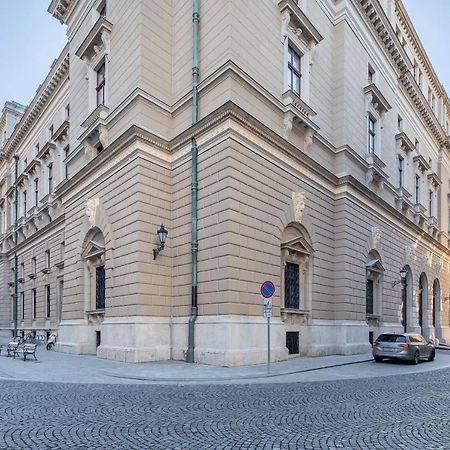 Melody Meadow Apartment Budapest Exteriör bild