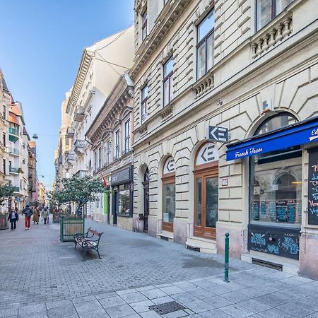 Melody Meadow Apartment Budapest Exteriör bild