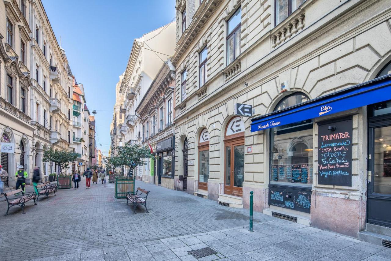 Melody Meadow Apartment Budapest Exteriör bild