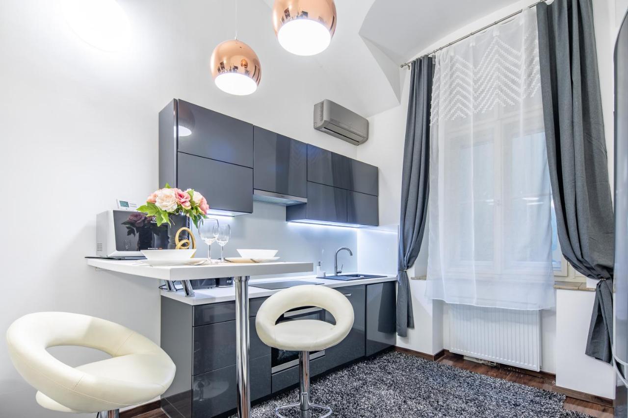 Melody Meadow Apartment Budapest Exteriör bild