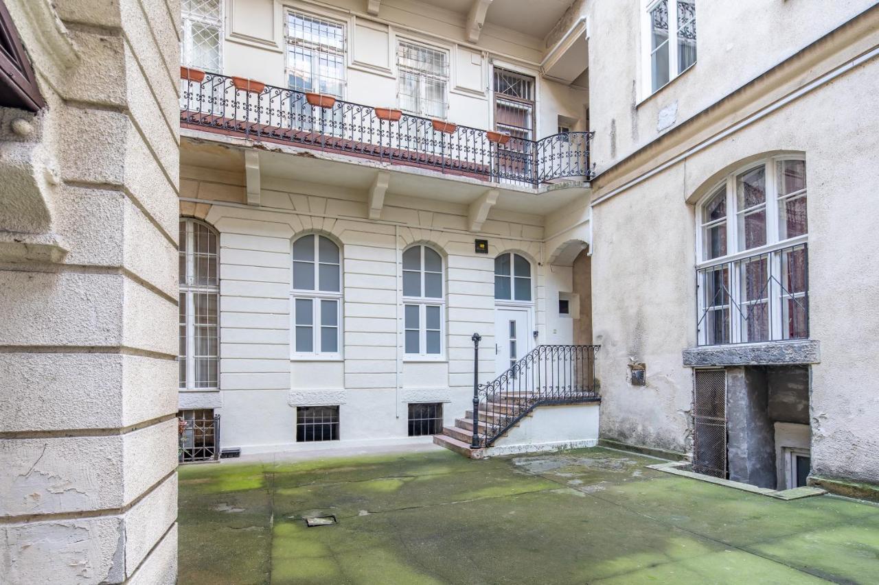 Melody Meadow Apartment Budapest Exteriör bild